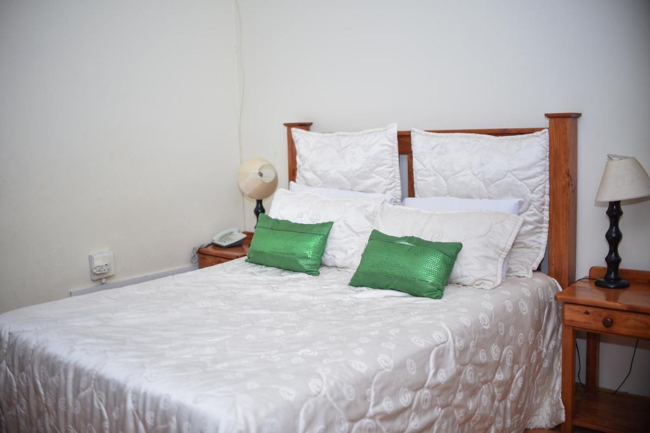 Tshedza Guest Lodge 路易斯特里卡特 外观 照片
