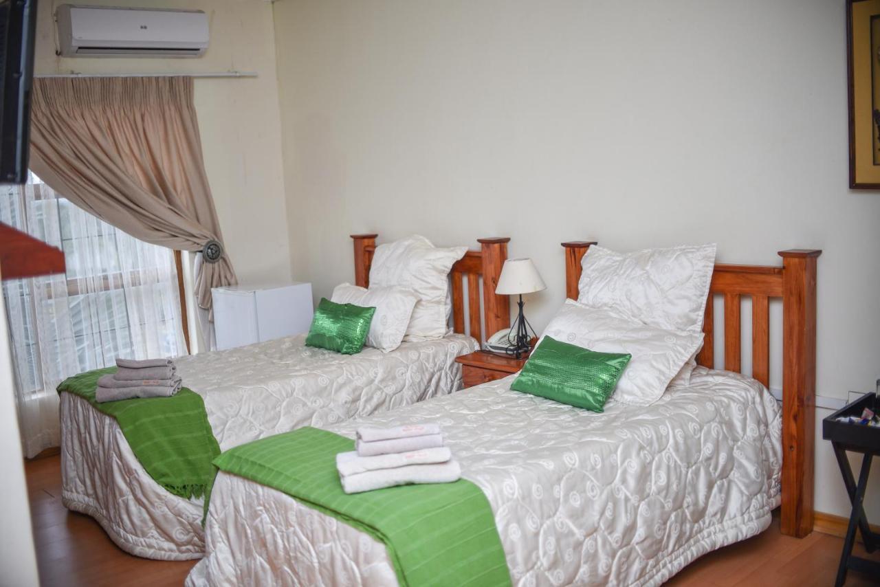 Tshedza Guest Lodge 路易斯特里卡特 外观 照片